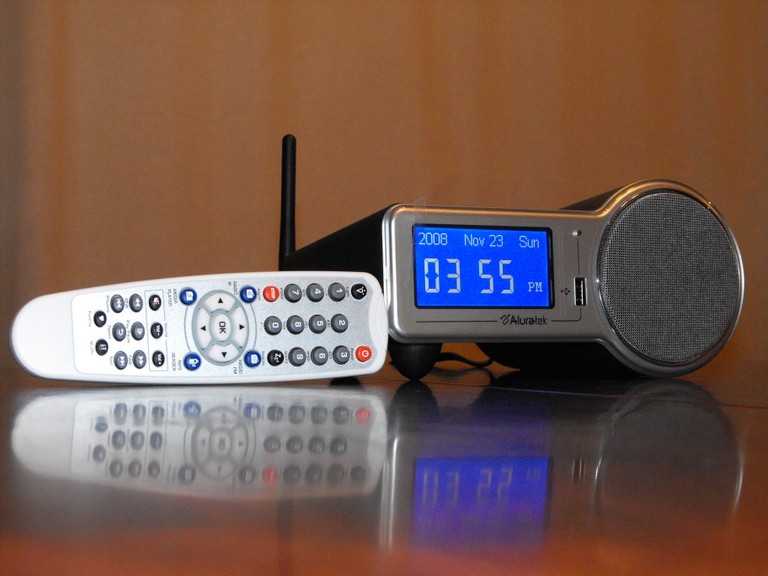 Aluratek Internet Radio Alarm Clock