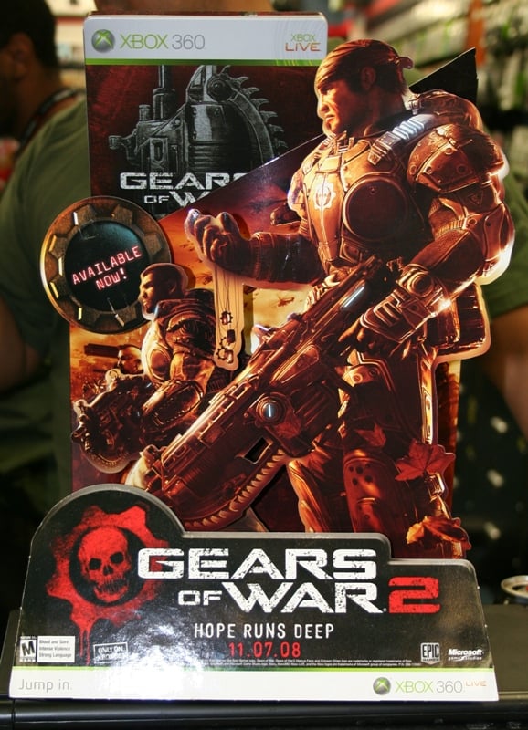 Undercover+at+the+Gears+of+War+2+Midnight+Event