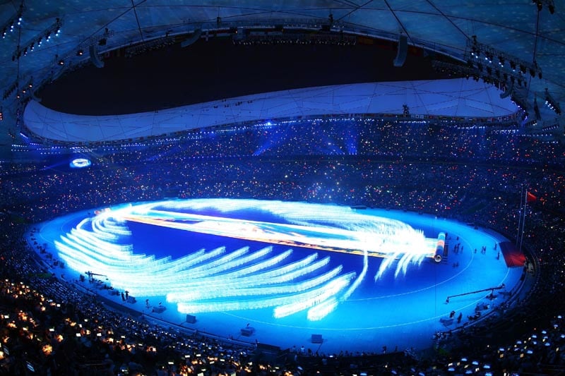 Giant+LED+Screens+Symbolize+a+Shrinking+World+