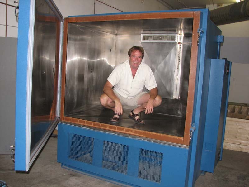 Ian+in+Temp+%26+Humidty+Chamber