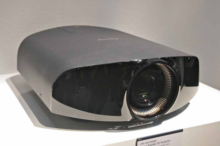 Sony VPL-VW1000ES SXRD Projector