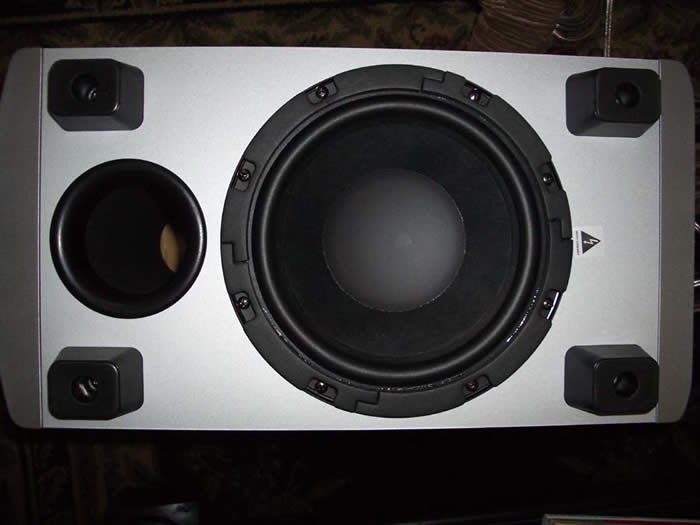 Denon-S-101-sub-bottom.jpg