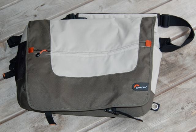 lowepro+messenger