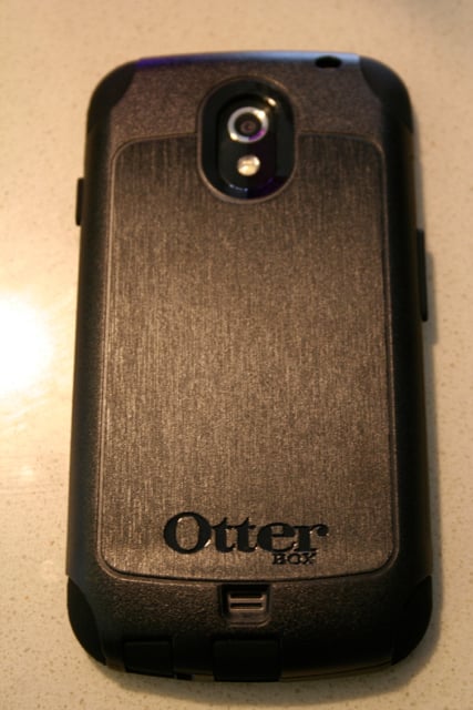OtterBox-Nexus+-+commuter-back