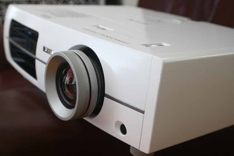 Epson+Home+Cinema+8100+LCD+Projector+Review