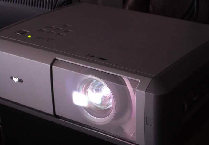 Sanyo+PLV-Z4+Projector+Review