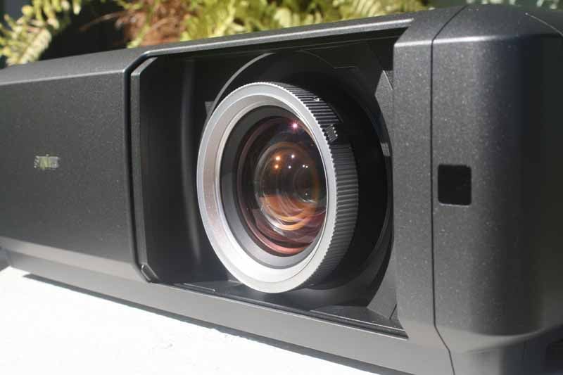 Sanyo+PLV-Z60+LCD+Projector+Review