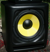 krk_sub_front_grillOff.JPG