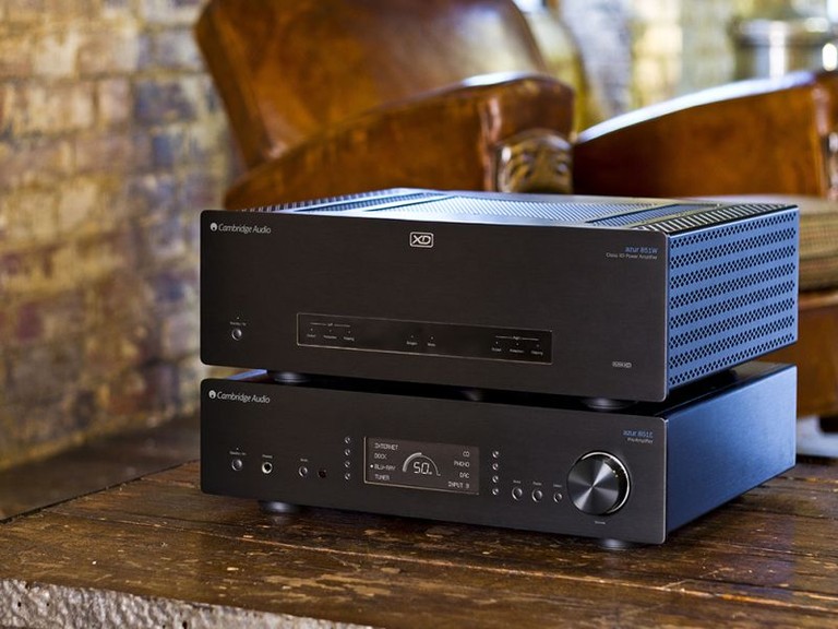 The Cambridge Audio 851E preamplifier and 851W power amplifier in black.