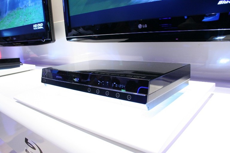 LG Dual-format Super Blu Player BH200