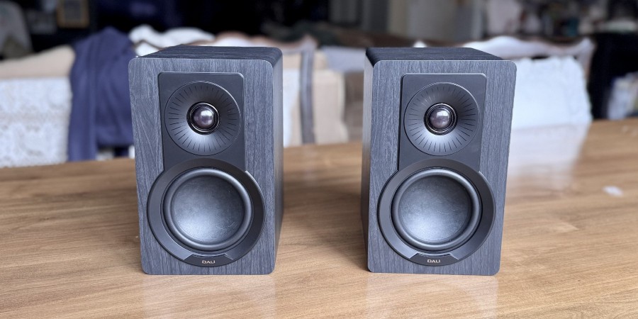 DALI Kupid Review: One of the Best Bookshelf Speakers Under $600?
