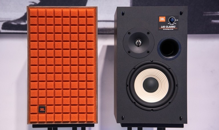 JBL L82 Classic Bookshelf Loudspeaker Brings Retro Back In Smaller Form