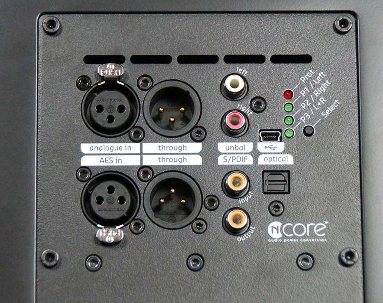 sbs plate amp close up