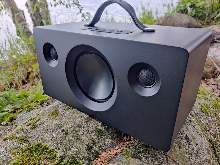 SoundStage 3 Portable Brings Music Anywhere 