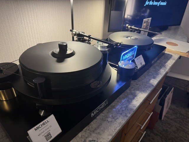 AXPONAMitchellTurntables