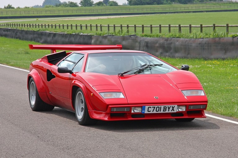 3-Lamborghini_Countach