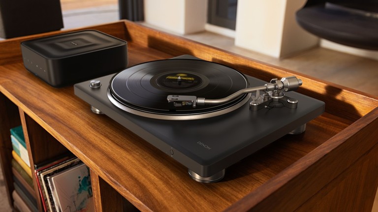 High--Denon DP-500BT_Lifestyle 007