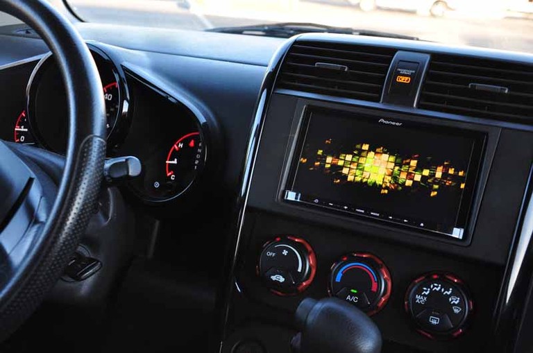 Pioneer AVIC-Z120BT Flagship Multimedia AV Navigation Receiver Review