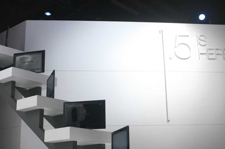 Hitachi 1.5-Series Ultra-Thin LCDs