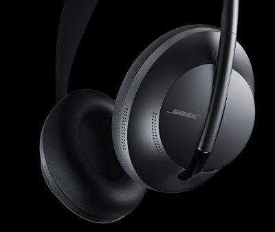 Bose noise cancelling heapdhones 700 2.jpg
