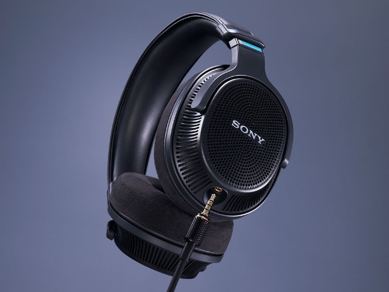 Sony MDR-MV1 800x600