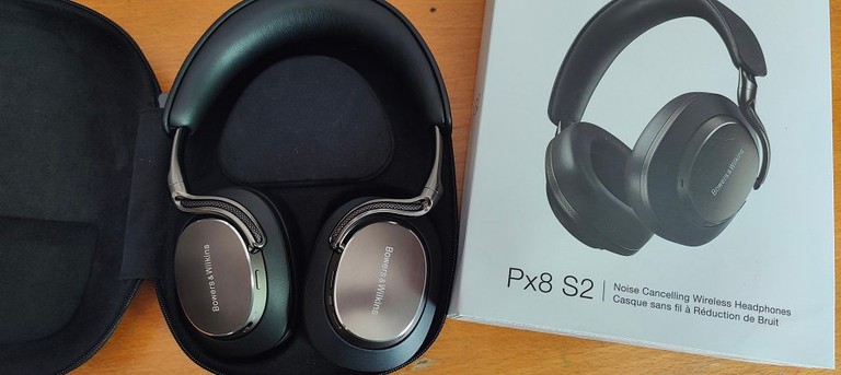Bowers & Wilkins Px8 S2 Review: True Immersion & Lossless 24/96 Sound!