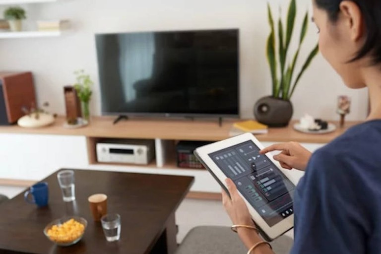  All-in-One Remote Controls for the Smart Home of 2019