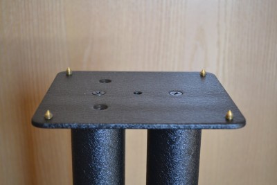 Sanus SF26 Steel Foundations Speaker Stands top plate