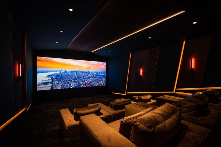 JBL Synthesis theater