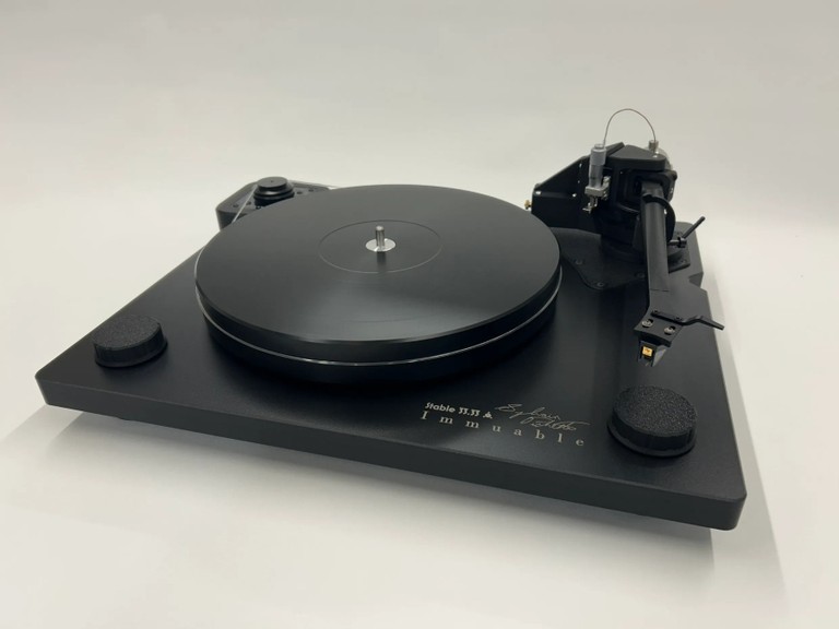 Stable 33 Immuable Turntable