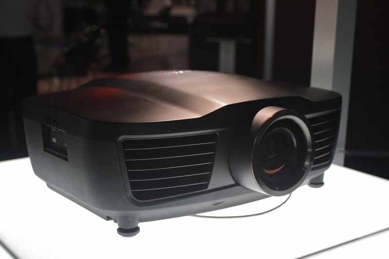Epson 31000 Reflective 3LCD Projector First Look