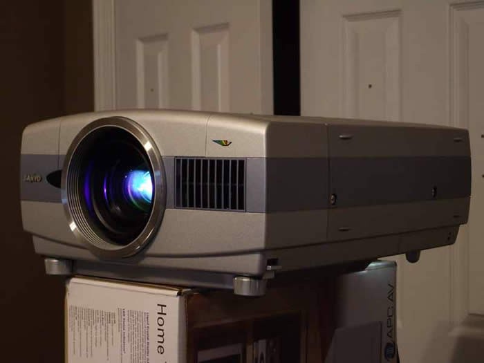Sanyo PLC-XT16 projector