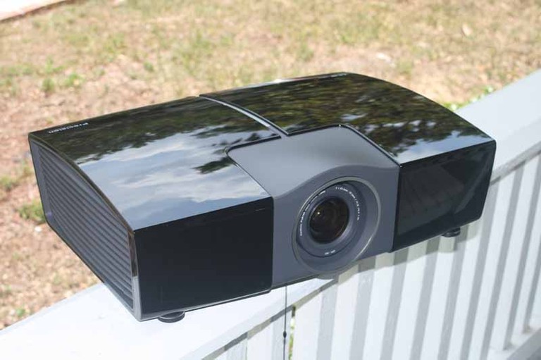 ViewSonic Precision Pro8100 LCD Projector Review