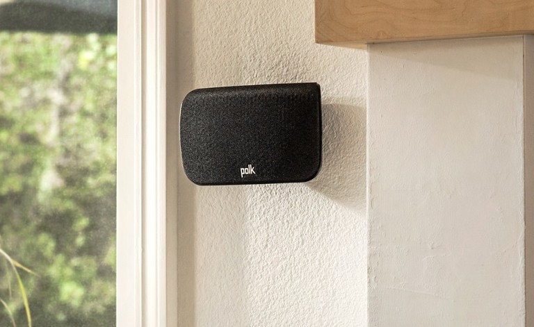 Polk_SR2_Surround_Speaker_in-situ_002