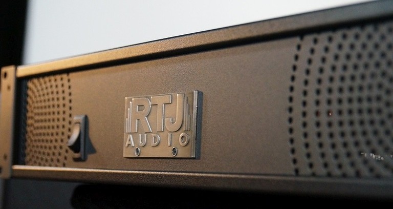 18Sub amp front angle