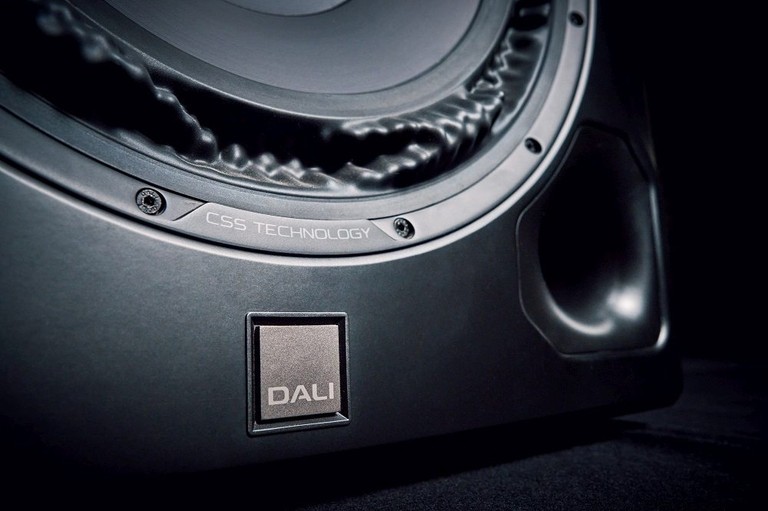 SUB V-16 F close_up front