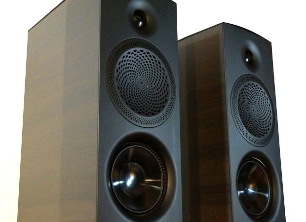 best bass speaker under 2000